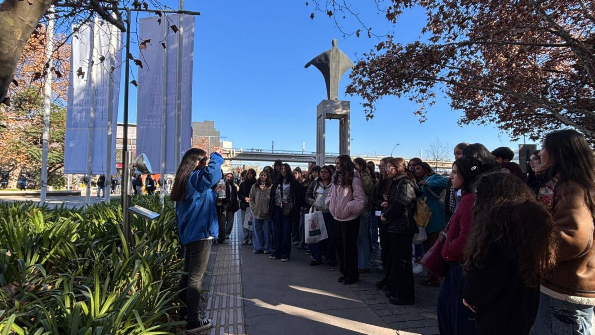  Más de 80 escolares vivieron un día como novatos en la Facultad de Física UC durante las vacaciones de invierno