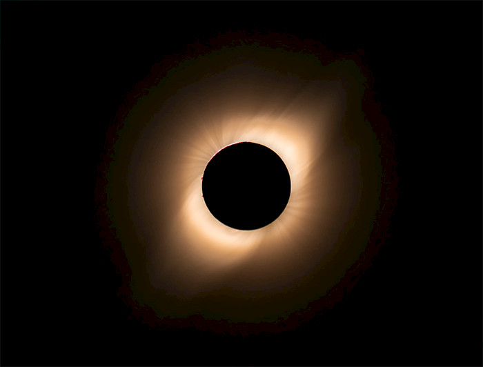 eclipse corona.700x532